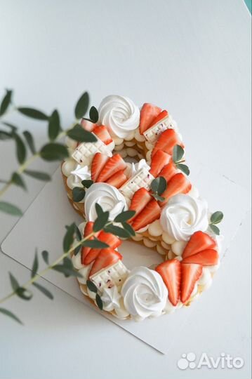 Торт цифра, медовые пирожные