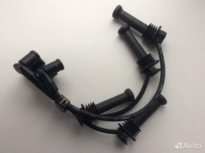 Свечи зажигания и высоковольтные провода на Ford