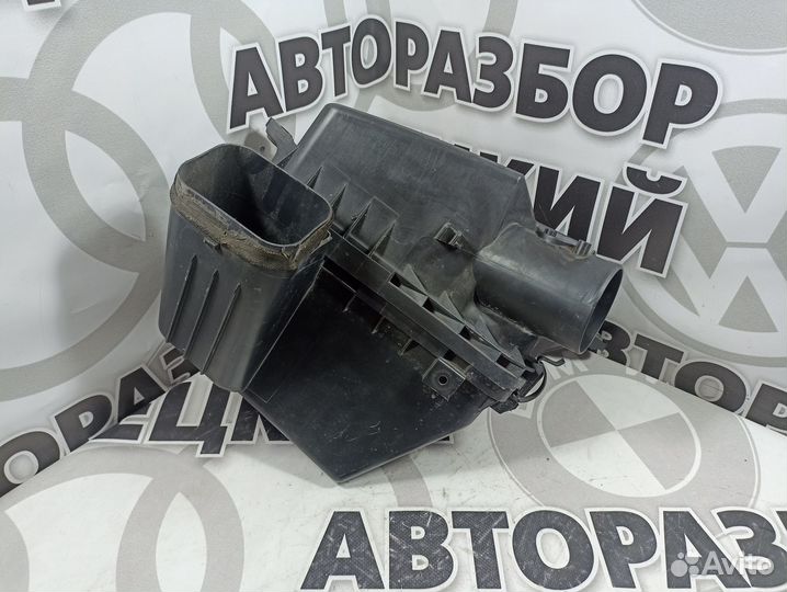 Корпус воздушного фильтра Lexus GS450H