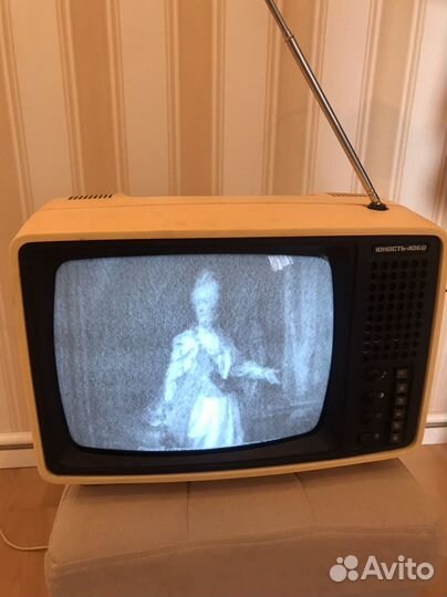 Телевизор Юность 406Д