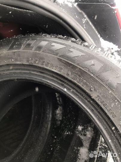 Bridgestone Blizzak Spike-01 215/55 R16 93T