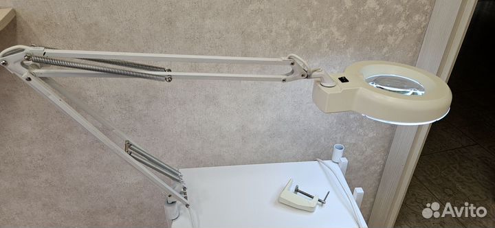 Лампа лупа настольная