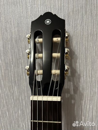 Классическая гитара yamaha c40