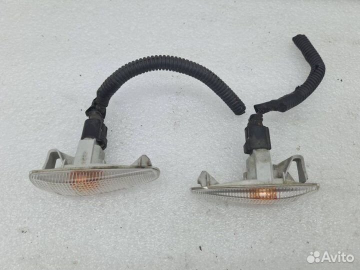 Повторитель поворота на крыле передний Mitsubishi