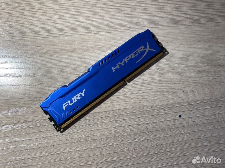 Материнская плата с процессором и памятью