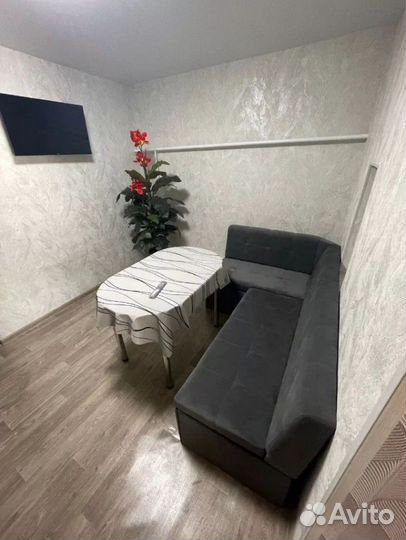 Кухонный угловой диван со спальным местом