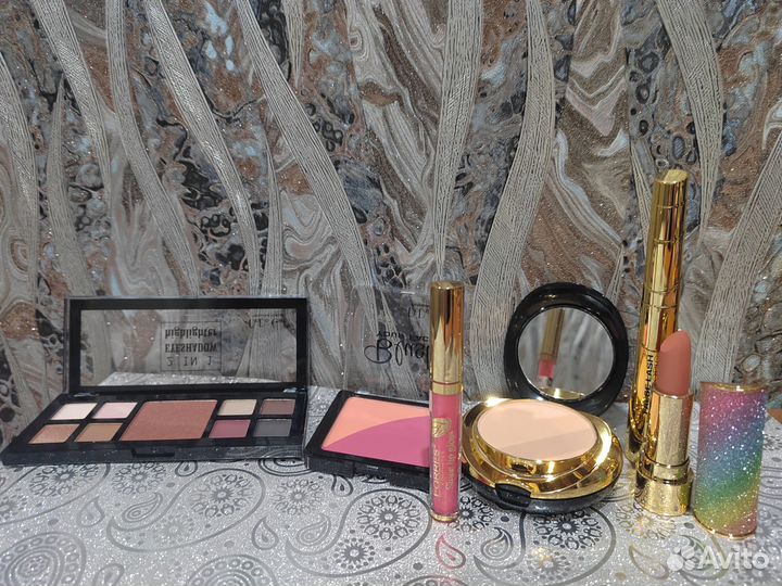 Набор косметики пакетом