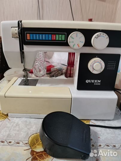 Швейная машина Queen