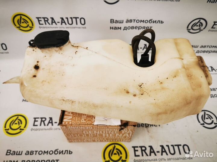 Бачок омывателя Рено Логан c насосом