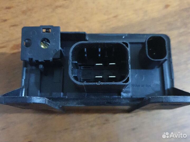 Реле свечей накала 0242282 на Mercedes-Benz