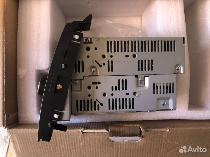 Магнитола от Land Cruiser Prado 120