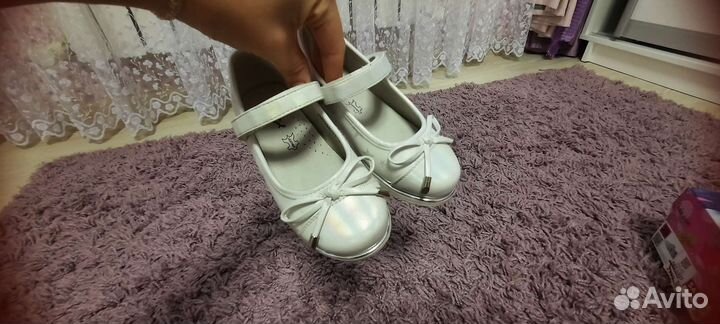 Туфли для девочки новые