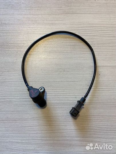 Датчик положения коленвала Volkswagen Golf 3