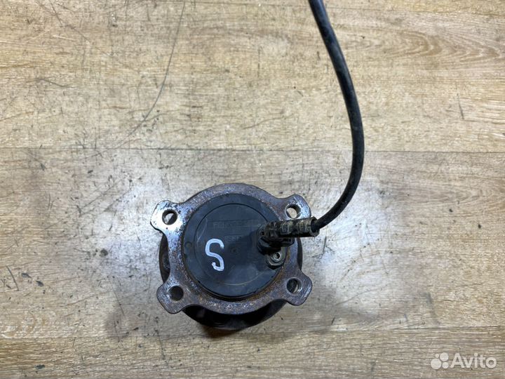 Ступица задняя правая Ford S-MAX, Galaxy 2