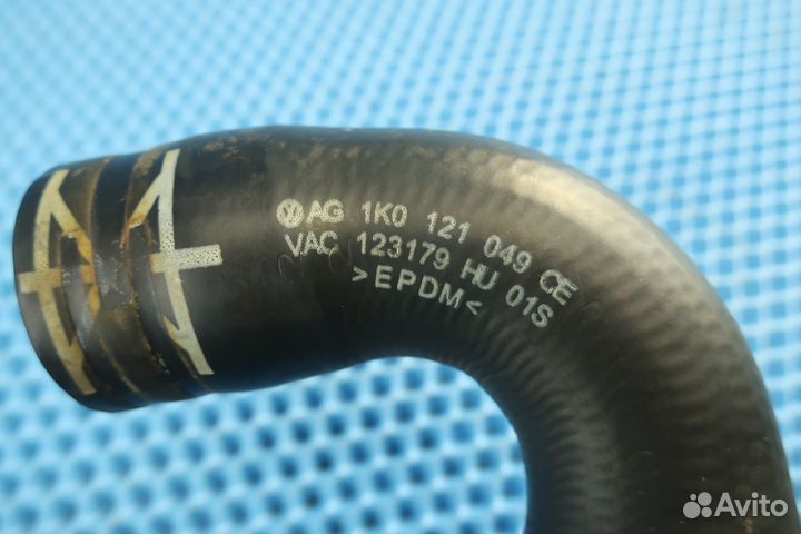 Патрубок системы охлаждения VAG 1K0121049CE