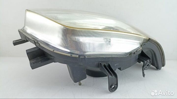 Фара правая Nissan Cube AZ10 2001