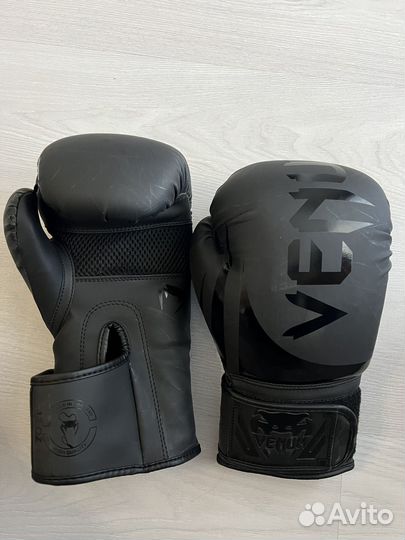 Боксерские перчатки 12 oz