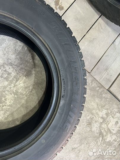 Bridgestone Ice Cruiser 7000 225/65 R17