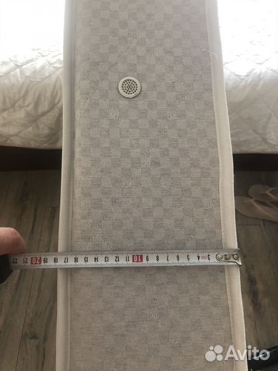 Детская кровать с бортиком - дельфином