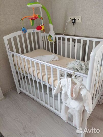 Кроватка с маятником Гандылян Дашенька с матрасом