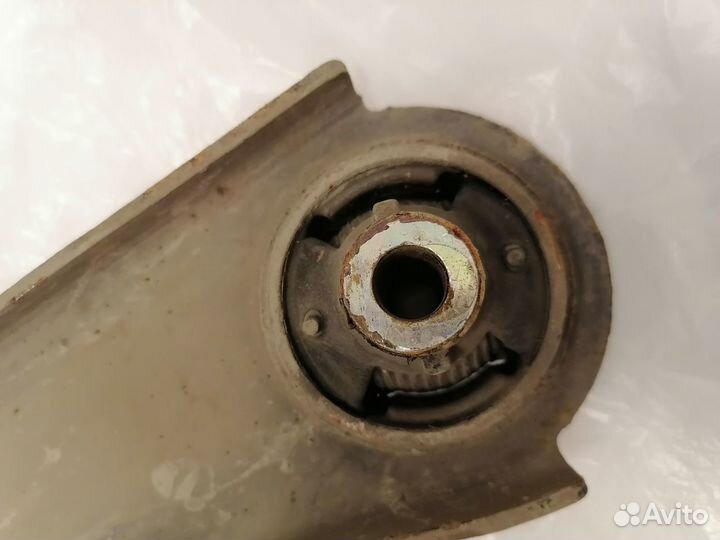 Рычаг передний правый Nissan tiida