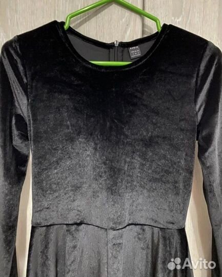 Черное короткое платье