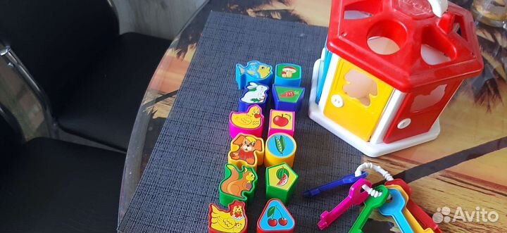 Пирамидка и домик