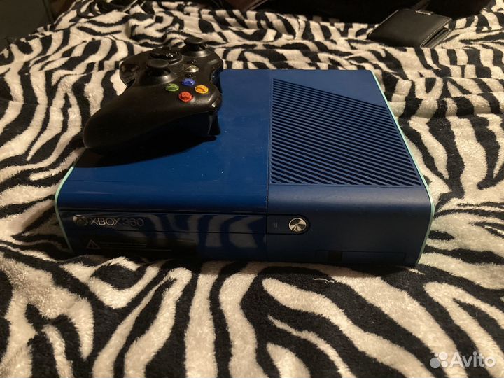 Xbox 360 e blue edition