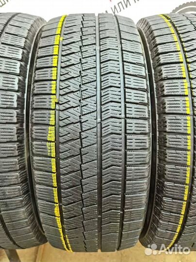Bridgestone Blizzak VRX2 215/55 R17 94Q