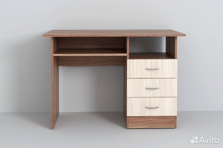Письменный стол