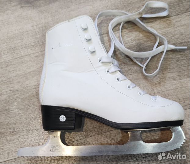 Коньки фигурные детские 35 размер