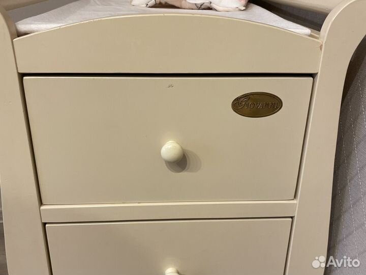 Пеленальный столик