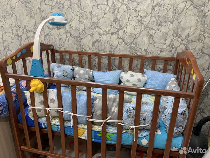 Детская кроватка