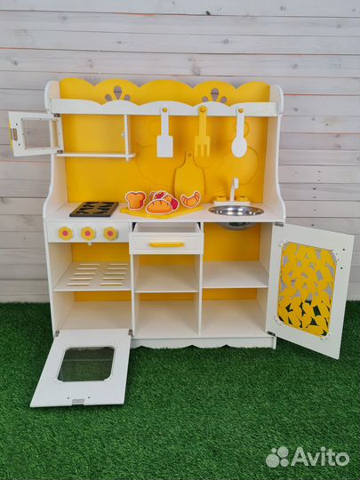 Деревянная кухня 