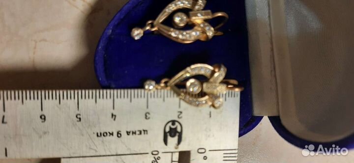 Золотые серьги с бриллиантами