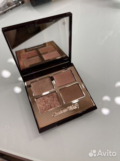 Палетка теней Charlotte Tilbury pillow talk