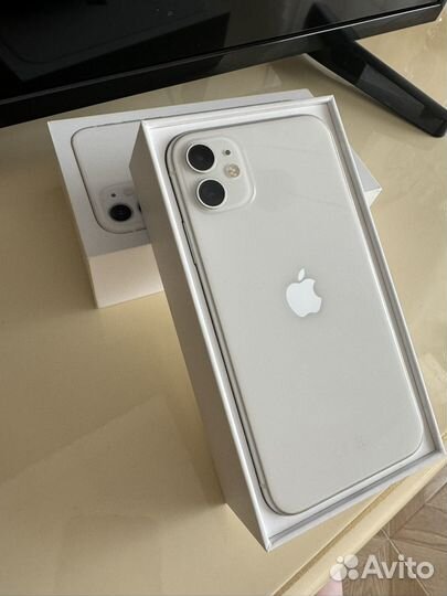 iPhone 11, 64 ГБ