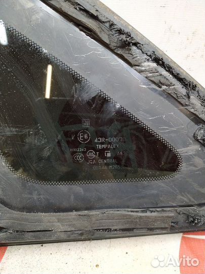 Стекло заднее правое глухое Infiniti Fx35 S51