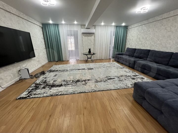 6-к. квартира, 130 м², 9/9 эт.