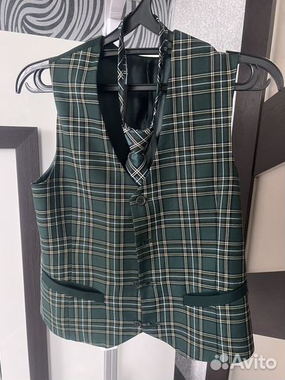 Продам жилет .Школьная форма