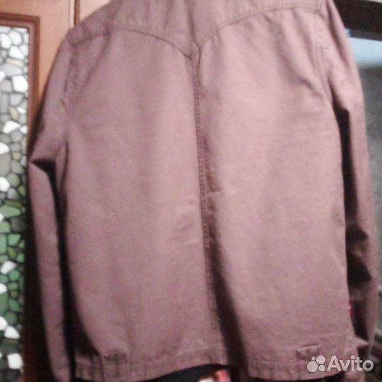 Фирменая курка Lewjs