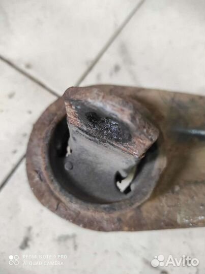 Рычаг продольный левый Mazda 3 bk