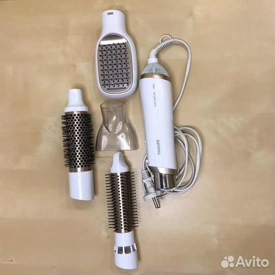 Фен-щетка для волос Philips Essential Care HP8663