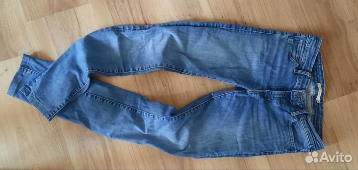 Женские джинсы levis 28