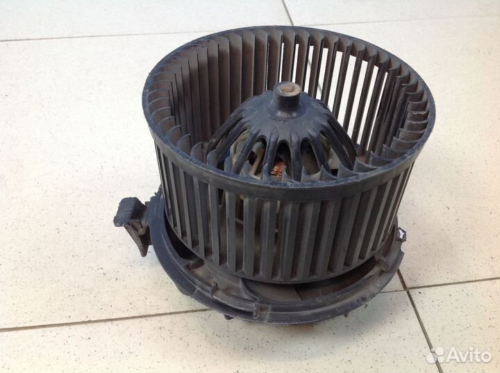 Моторчик отопителя Renault Logan 05-14 6001547691