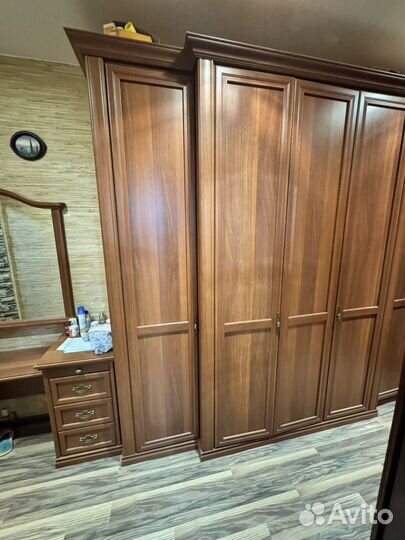 Шкаф зеркало тумба