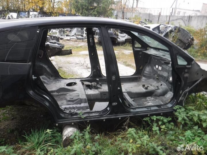 Порог + средняя стойка правая Honda Stream 2003