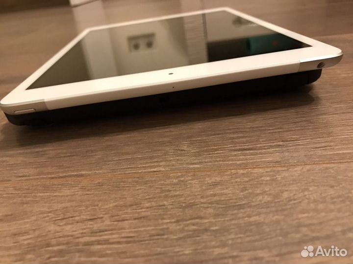 Apple iPad 7 (2019) 32 Gb Wi-Fi + 4G LTE (sim)