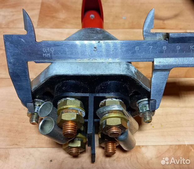 Отключатель тока двухполюсный