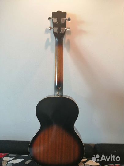 Укулеле тенор